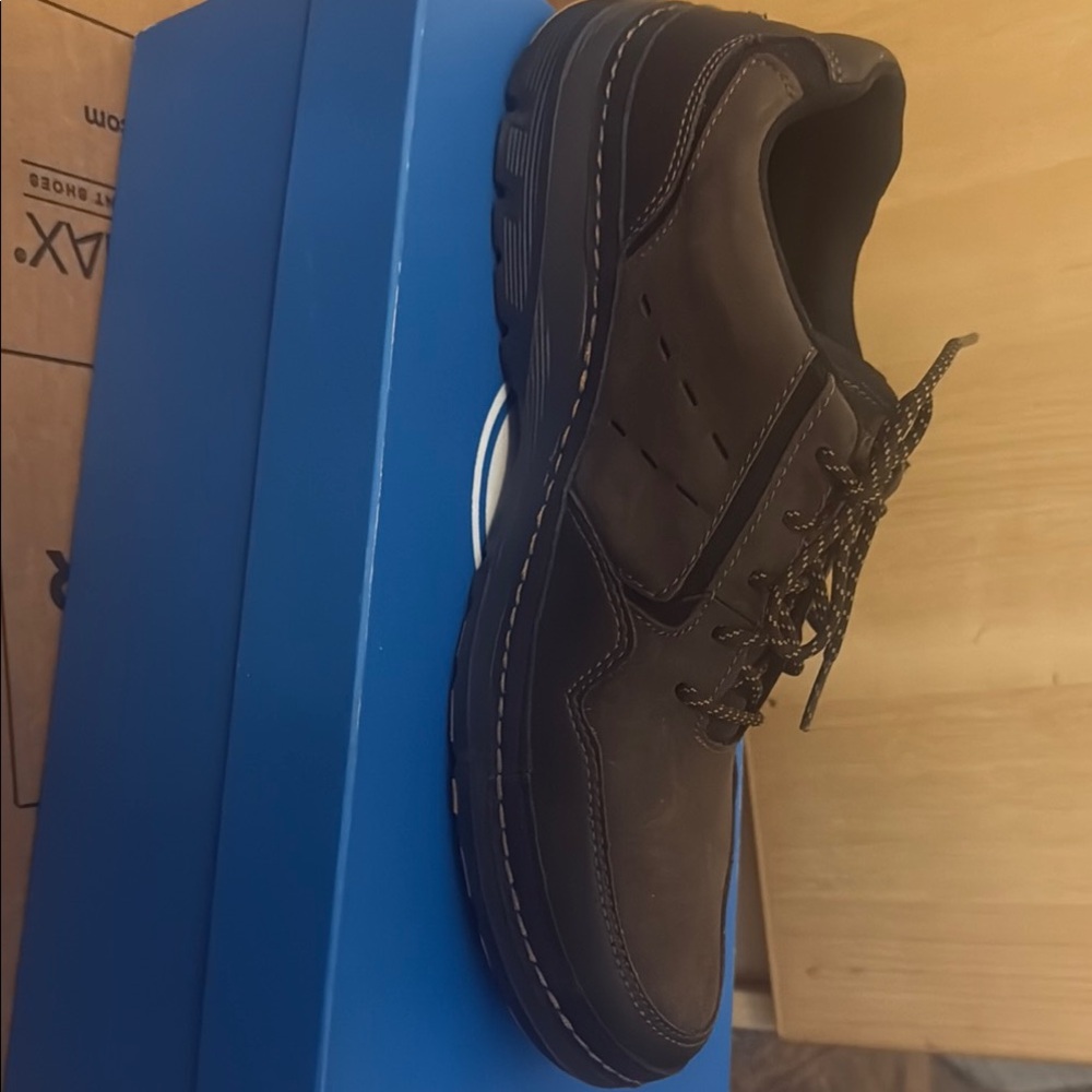 Walking Shoes - image 3